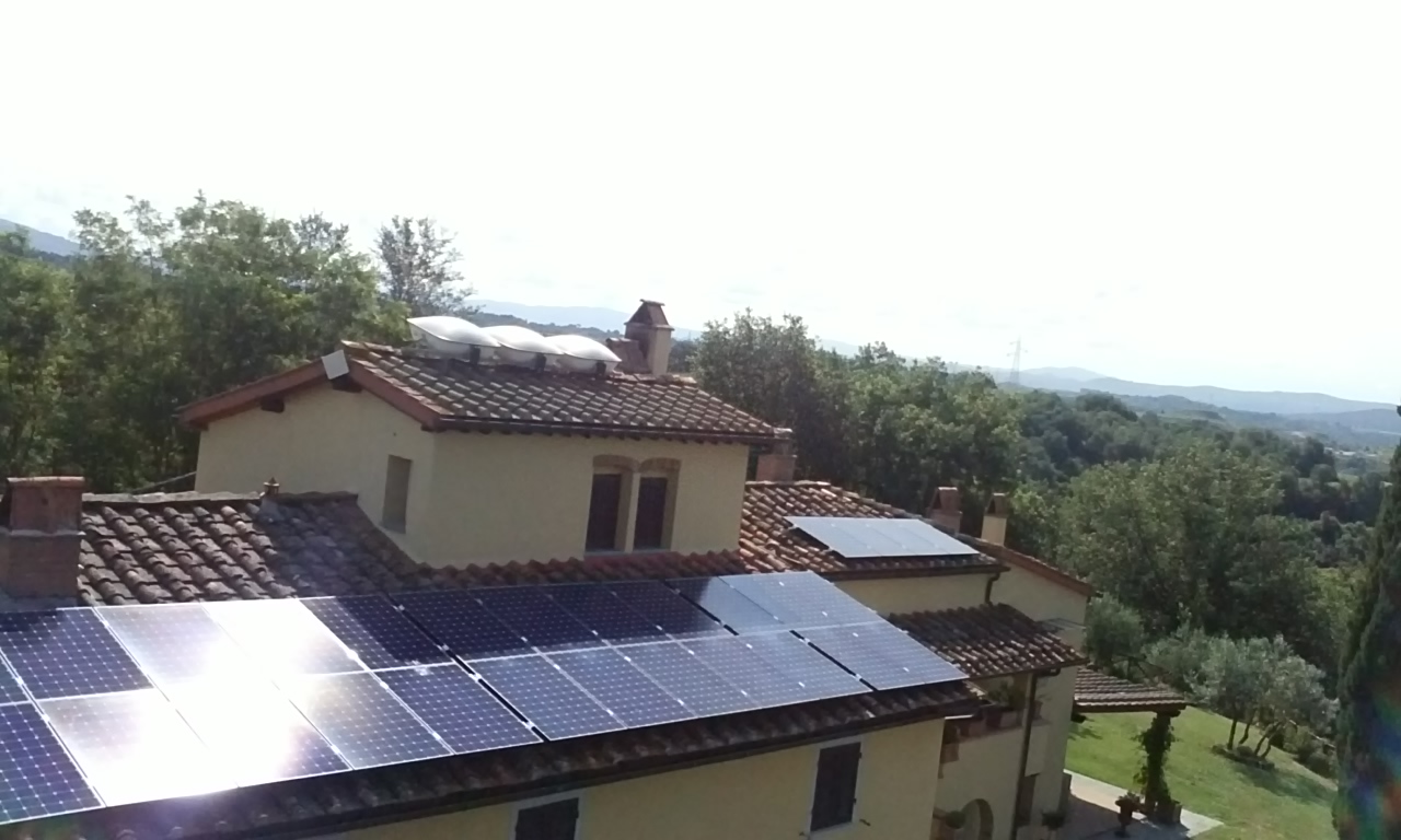 Impianto fotovoltaico in Scambio Sul Posto con detrazione fiscale Lightland con Moduli SunPower a Terranuova Bracciolini, Arezzo, 