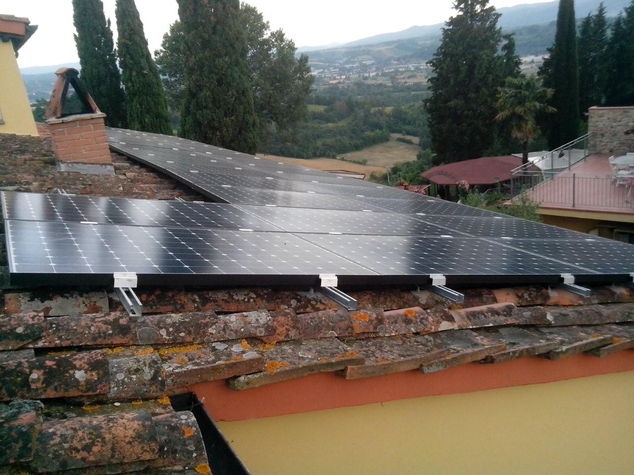 Nuovo Impianto Fotovoltaico in Scambio Sul posto Lightland della SunPower a Terranuova Bracciolini, Arezzo, 